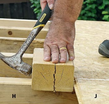 Isolert anneks: Plater til isolert anneks slås sammen Isolert anneks: Plater til isolert anneks slås sammen med en kloss